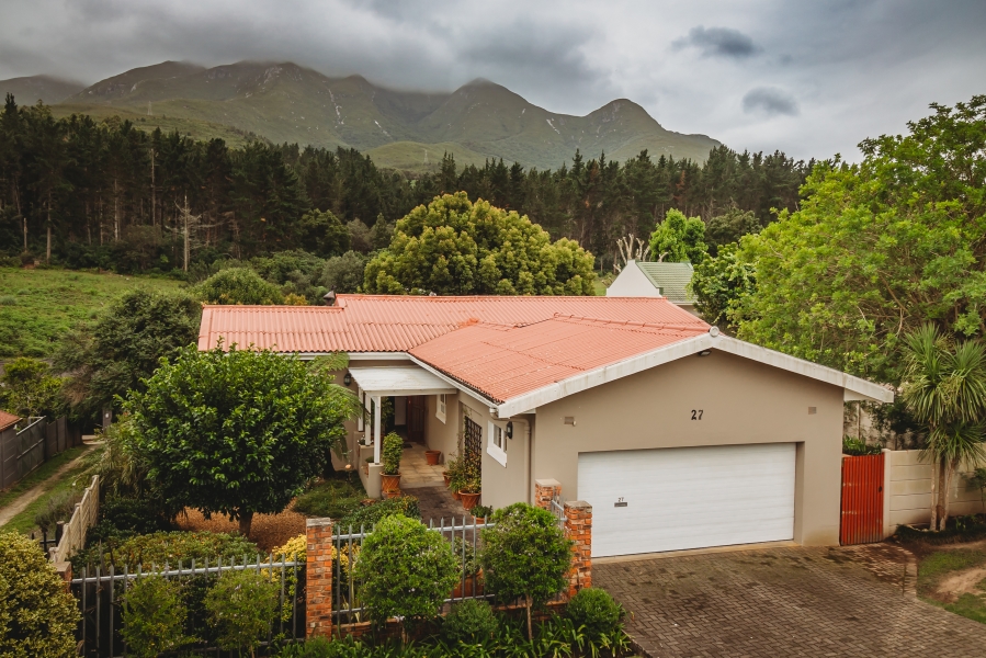 3 Bedroom Property for Sale in Glen Barrie Western Cape